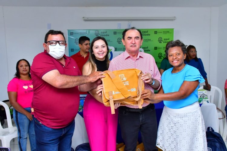 Saúde entrega 32 kits para agentes de saúde e endemias do Programa "Saúde com Agente"
