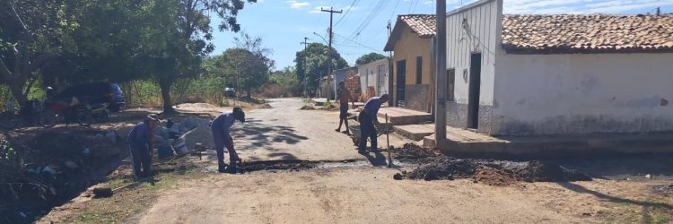 Prefeitura de Floriano percorre 13 bairros com Operação Tapa-Buracos no mês de agosto