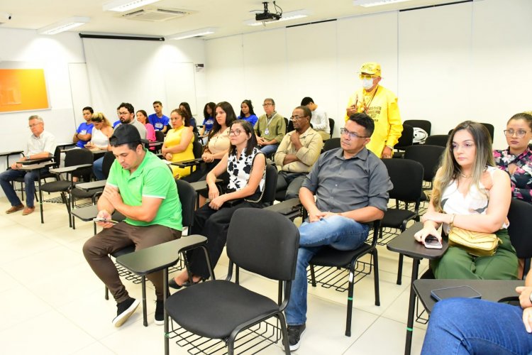 Prefeitura de Floriano promove roda de conversa em alusão ao Dia do Turismo e do Turismólogo