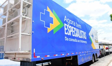 Floriano recebe carreta do programa “Agora Tem Especialistas” em ação voltada à saúde da mulher