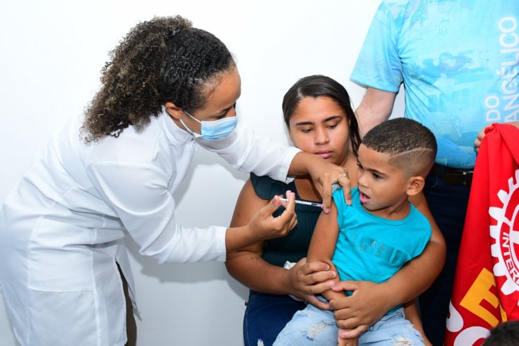 Prefeitura de Floriano realiza o Dia D de Multivacinação para crianças e adolescentes