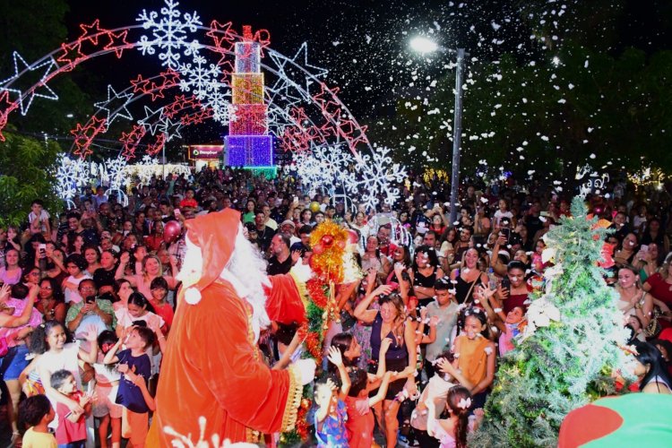 ‘Acender das Luzes’ marca abertura da programação de fim de ano da Prefeitura de Floriano