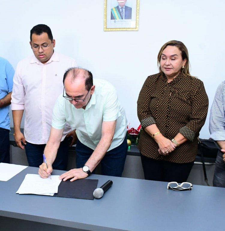 Educação: assinadas ordens de serviço para reforma e ampliação de quatro escolas da rede municipal de Floriano