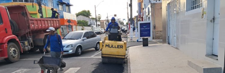 Prefeitura executa operação Tapa-buracos em 13 bairros de Floriano no mês de janeiro