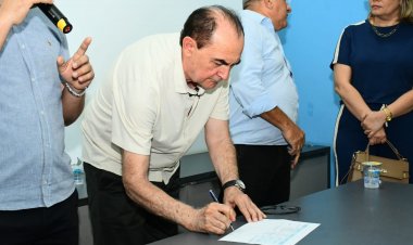 Prefeitura de Floriano assina ordens de serviço para obras de infraestrutura, lazer e educação no município