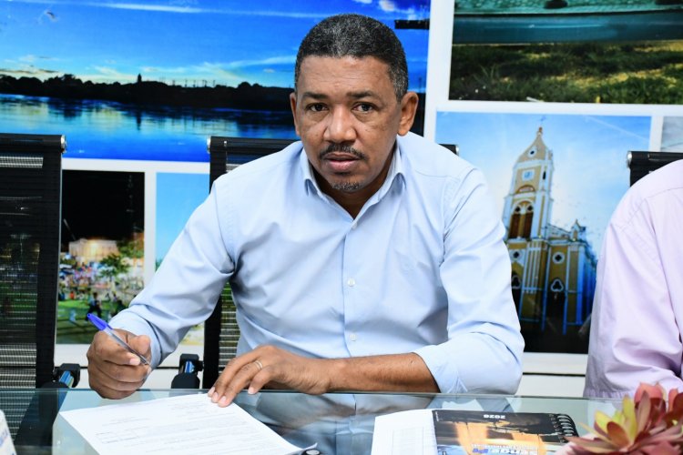 Prefeitura de Floriano autoriza novos investimentos em infraestrutura e saúde