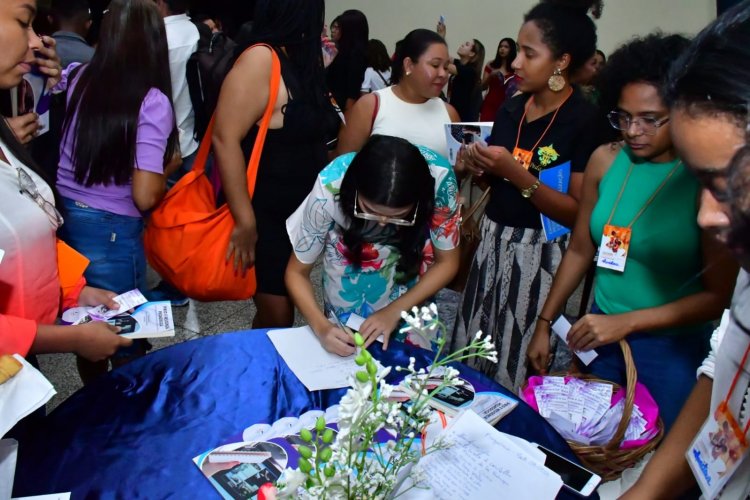 Educação e UFPI lançam livro sobre experiências em tempos de pandemia em Floriano