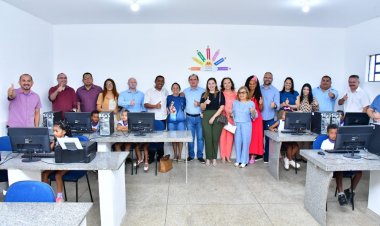 126 anos: Floriano abre aniversário com entrega de laboratório de informática reestruturado