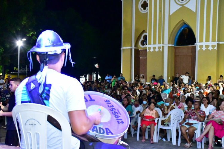 Prefeitura de Floriano promove apresentação da Orquestra Canta Luiz em praça pública