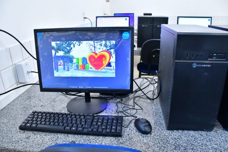 126 anos: Floriano abre aniversário com entrega de laboratório de informática reestruturado