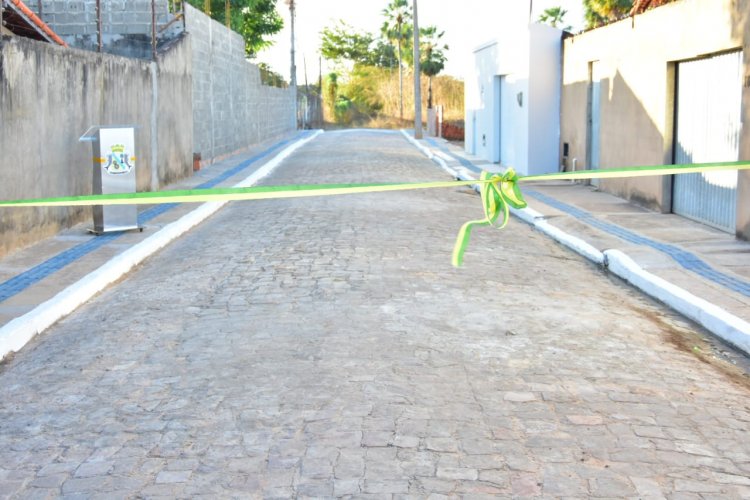 Floriano, 126 anos: Prefeitura entrega quase 4 mil m² de calçamento no bairro São Cristóvão
