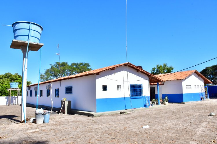 126 anos: Prefeitura de Floriano entrega escola Novo Papa Pombo reformada