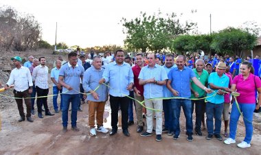 Prefeitura de Floriano entrega passagem molhada que dá acesso a localidade Bom Jardim