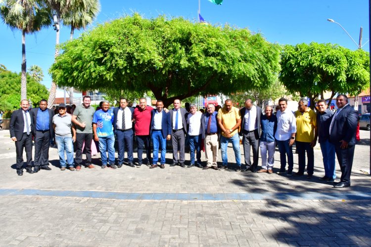 126 anos: Prefeitura de Floriano assina convênios com as associações de produtores rurais