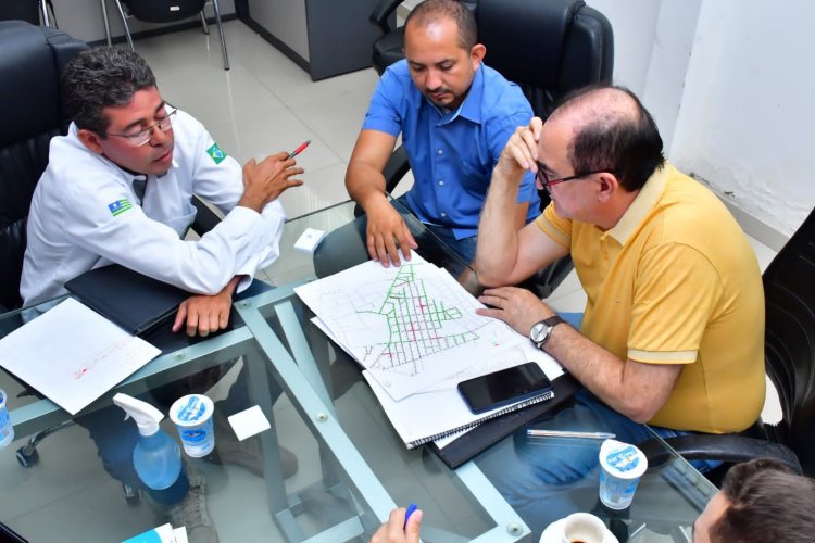 Reunião discute avanço das obras de esgotamento e interligação de novos bairros de Floriano