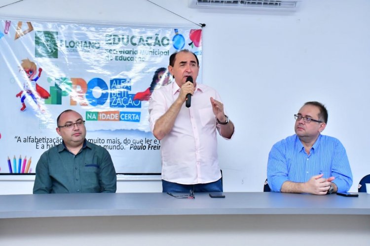 Prefeito Antônio Reis anuncia mudanças na Secretaria de Educação