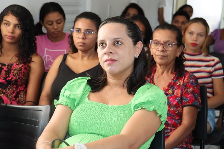 UBS Paulo Martins reúne gestantes e lactantes na defesa da amamentação