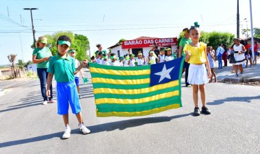 Escolas Municipais de Floriano antecipam o desfile de 7 de setembro