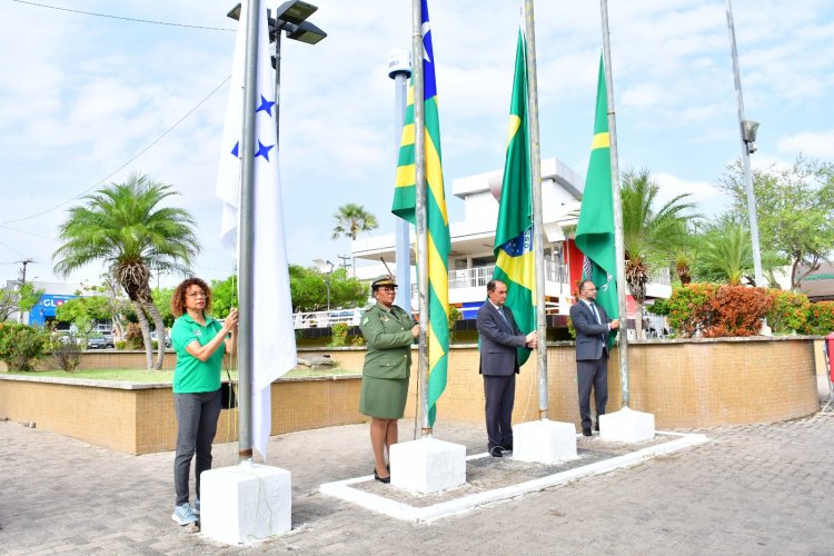 Prefeitura de Floriano abre Semana da Pátria com hasteamento das bandeiras