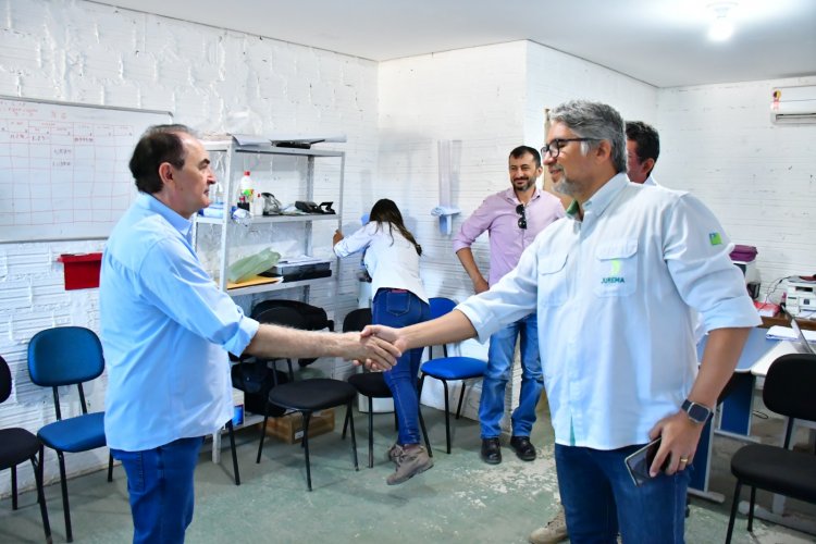 Prefeito Antônio Reis  visita obras do Esgotamento Sanitário de Floriano