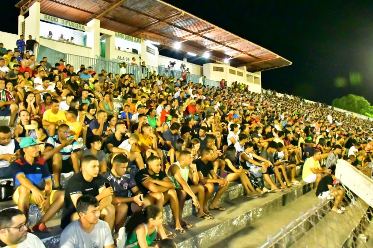Prefeitura realiza grande final da Copa Floriano com Estádio Tiberão lotado