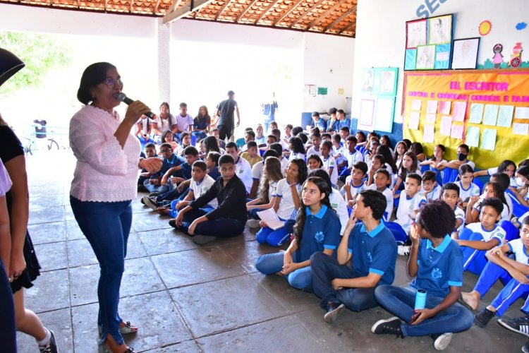 Culminância de projetos incentiva aprendizado em escola municipal de Floriano