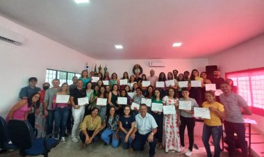 Estagiários da SEMED Floriano recebem certificado do projeto ‘Fortalecimento Pela Aprendizagem’