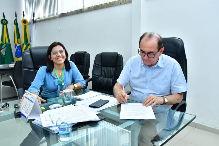 Prefeitura de Floriano e SICREDI assinam Acordo de Cooperação