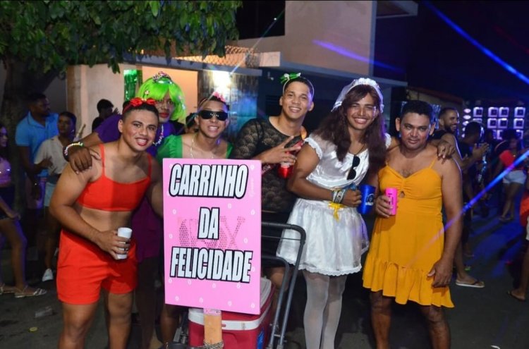 Bloco das Virgens marca a abertura da semana do Carnaval em Floriano