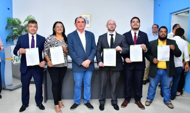 Prefeito de Floriano empossa novos secretários da gestão municipal