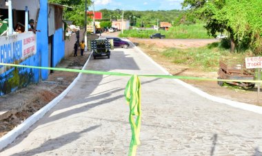 Prefeitura de Floriano entrega calçamento em importante via de acesso no bairro Cancela 