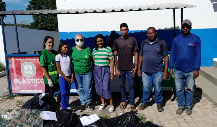 SEMAN coleta mais de 200 kg de materiais recicláveis dos projetos Escola Seletiva e ÓleoColetar