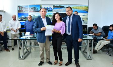 Prefeito Antônio Reis empossa novos servidores do município de Floriano