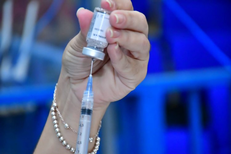 Mais de mil pessoas são imunizadas em mutirão de vacinação contra a gripe