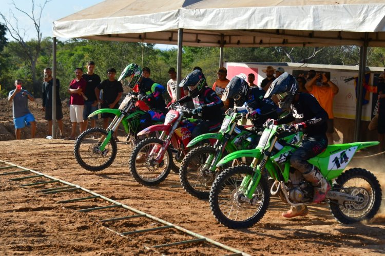 Em incentivo ao esporte, Prefeitura Municipal apoia o 2º Motocross de Aniversário de Floriano