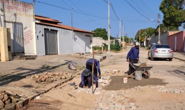Doze bairros de Floriano passaram por serviço de manutenção na pavimentação poliédrica