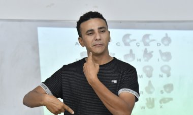 Secretaria de Educação inicia Curso de Libras para servidores municipais