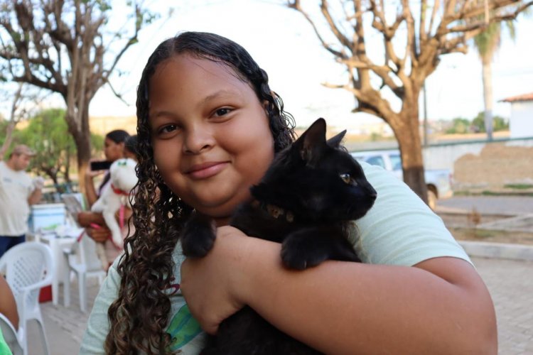 Meu Amigo Pet leva serviços gratuitos ao bairro Bom Lugar