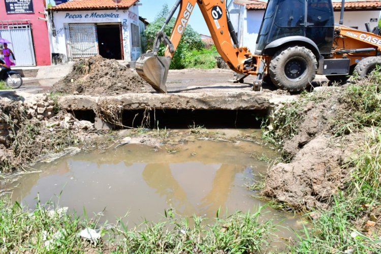 Secretaria de Infraestrutura inicia nova etapa de limpeza e manutenção de riachos em Floriano