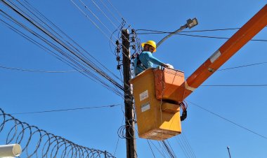 Programa de iluminação pública de Floriano contempla zonas urbana e rural do município