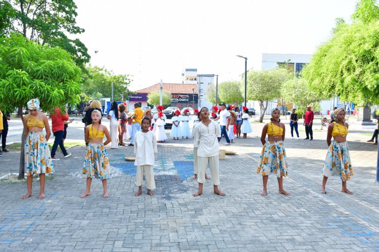 Semana da Consciência Negra de Floriano é marcada por apresentações em praça pública