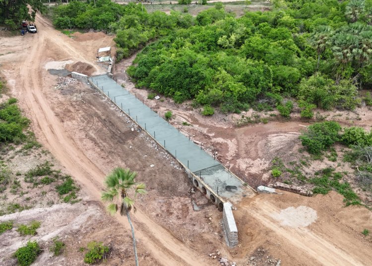 Floriano: Passagem molhada na localidade Rio Branco está em fase de conclusão