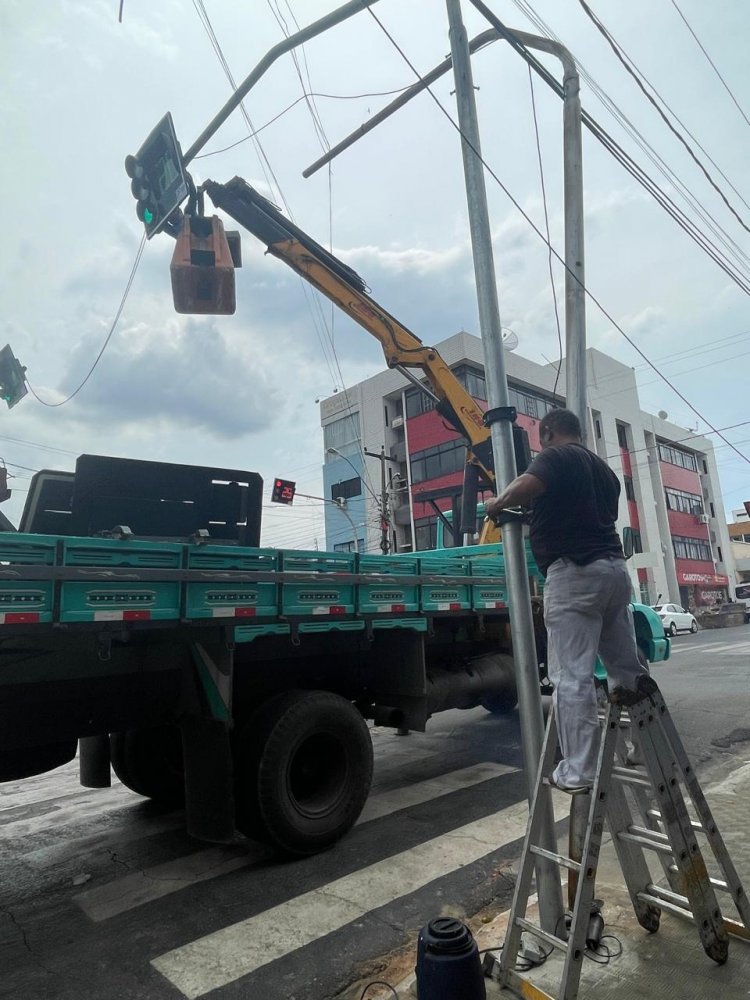 Sutran de Floriano realiza sinalização vertical em vias do município