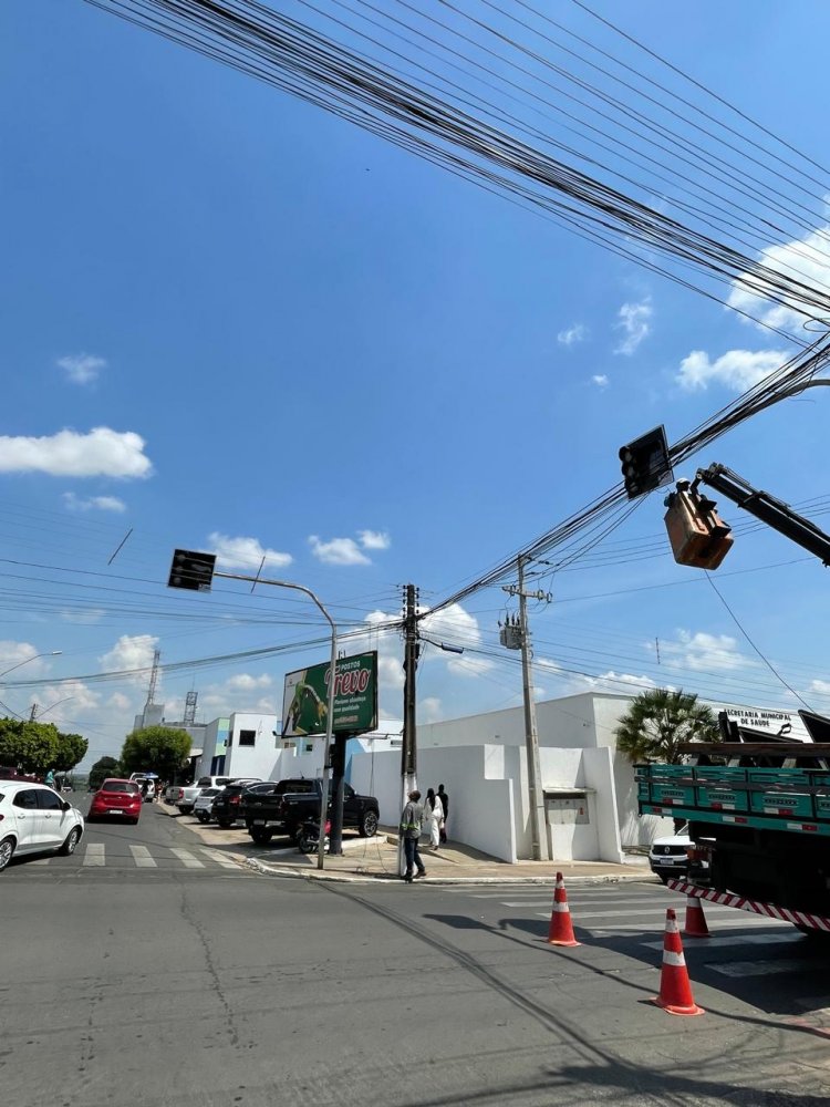 Sutran de Floriano realiza sinalização vertical em vias do município