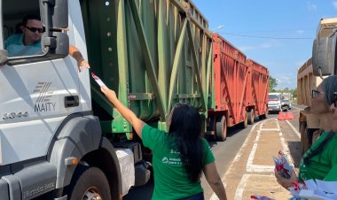 Dezembro Vermelho: Secretaria de Saúde e PRF realizam ação de conscientização sobre HIV