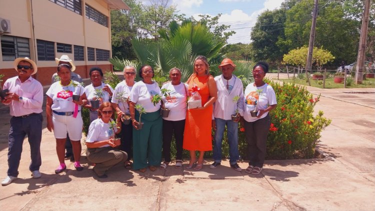 Idosos do CRAS I participam do III Seminário Interdisciplinar de Geriatria e Gerontologia na UFPI