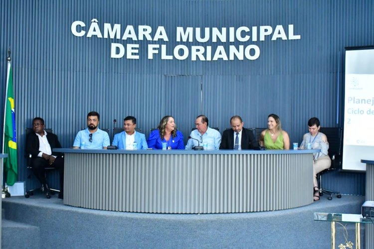 Prefeitura de Floriano participa da apresentação do projeto PlanificaSUS 2025