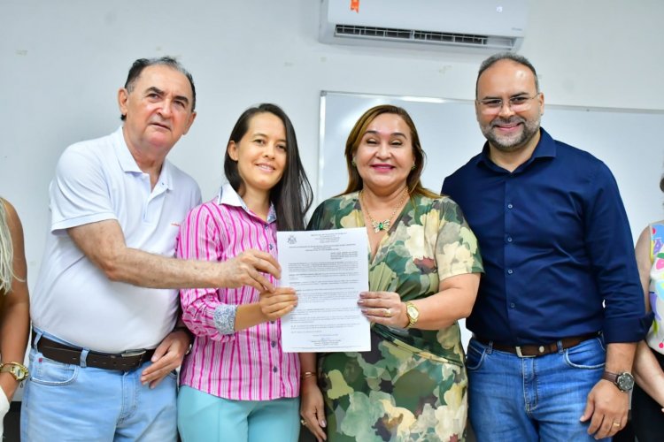 Empossados novos gestores escolares da rede municipal de ensino de Floriano