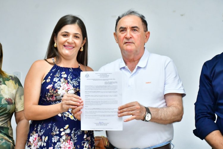 Empossados novos gestores escolares da rede municipal de ensino de Floriano