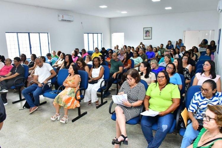 Empossados novos gestores escolares da rede municipal de ensino de Floriano